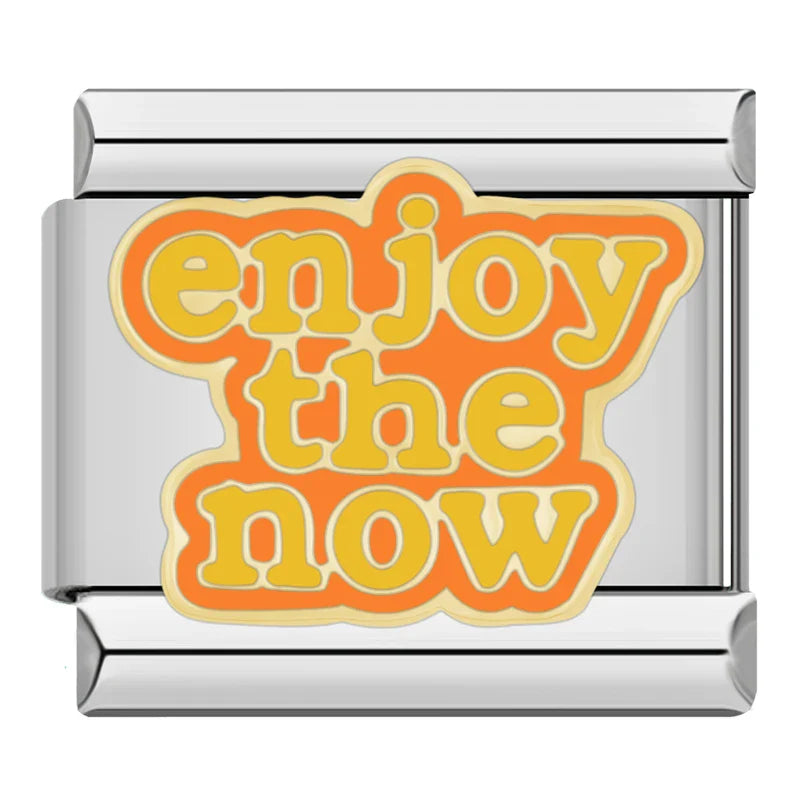 Silber-Charm Spruch enjoy the now